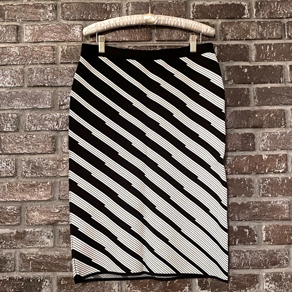 NWT Gianni Bini Black & Ivory Stella Knit Skirt